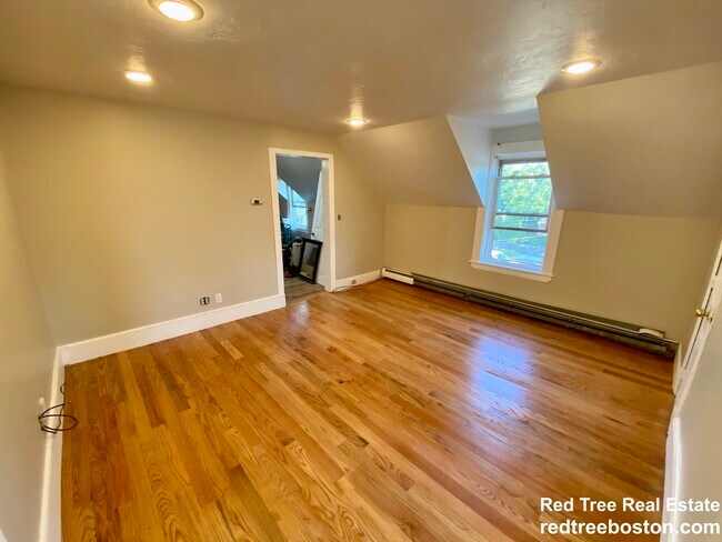 Photo - 335 Baker St Unit 2