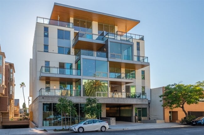 Photo - LUXURY 3 BEDROOM CONDO in the Unique Urban Enclave of Palentine. Walk to Balboa Park! Parking wi... Unit 304