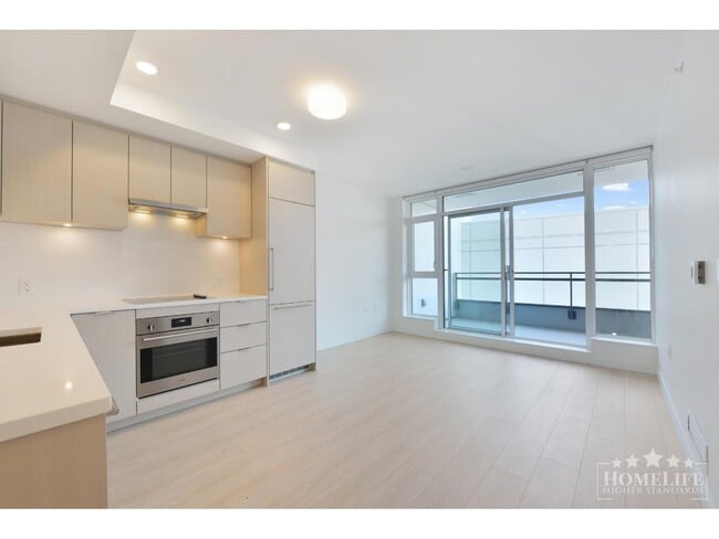 Photo - 13675-1107A 107A Ave Unit 812