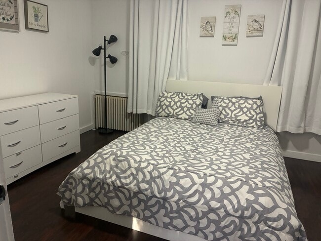 Building Photo - 1634 Summerfield St Unit 1634 Summerfield