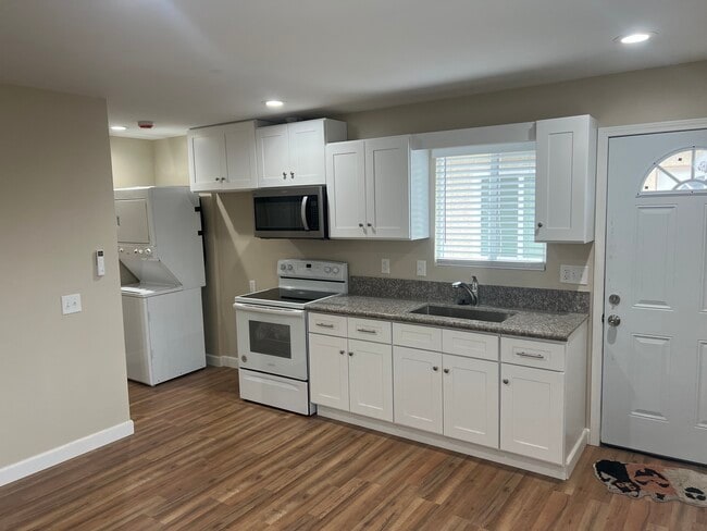 Photo - 13649 Hartsville St House