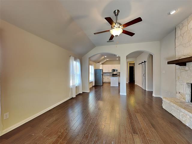 Photo - 816 Water Garden Cir