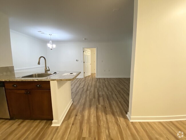 Building Photo - First Floor, Two Bedroom, Two Bathroom upd... Unit H115 Rental