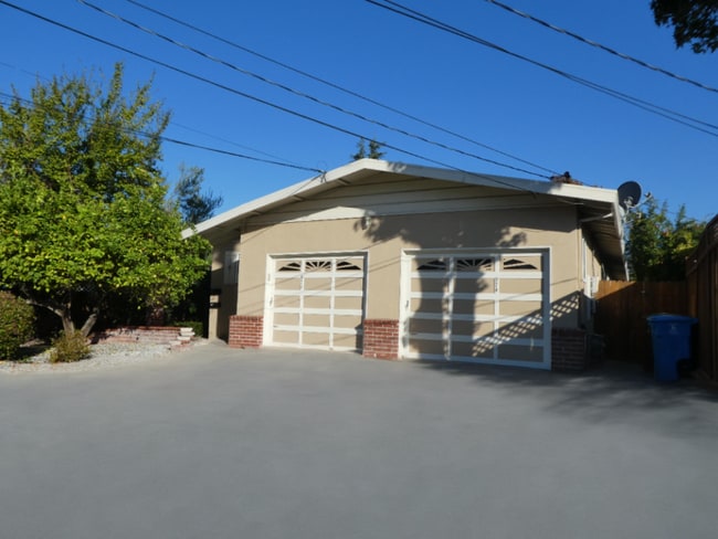 Building Photo - 974 Rose Ave Rental