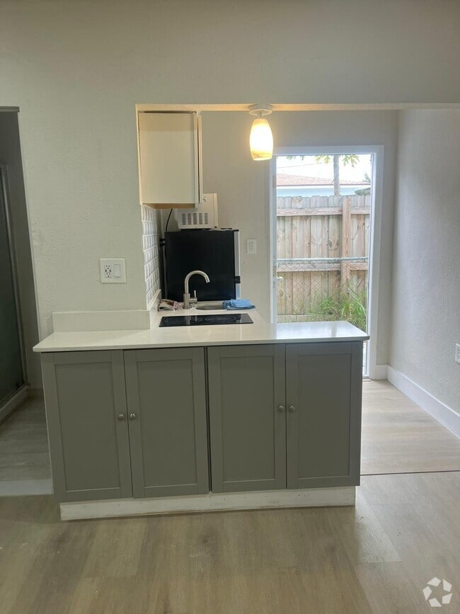 Building Photo - 1460 NW 41st St Rental