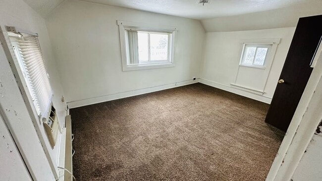 Photo - 483 W Perry St