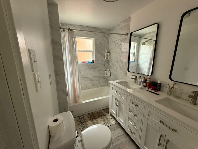 Photo - 2440 Wickstrom Pl SW