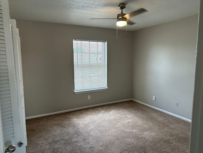Bowmanor Garden Apartments