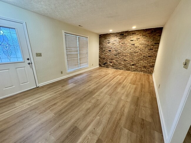 Photo - 4012 Liberty St