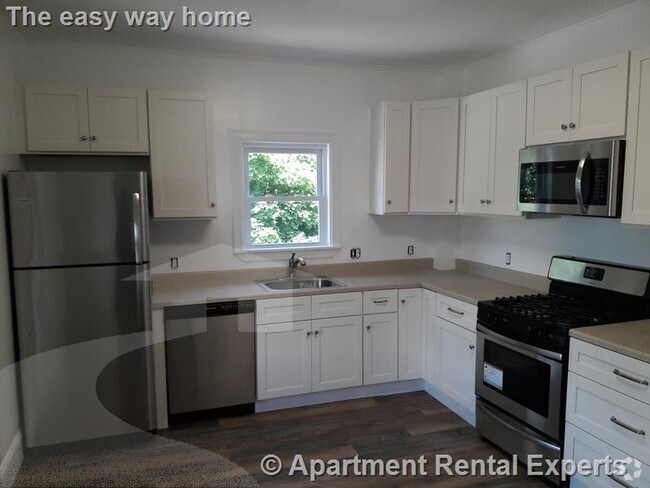 Building Photo - 5 Day St Unit 1 Rental