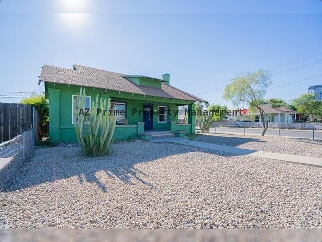 Building Photo - 1001 E Garfield St