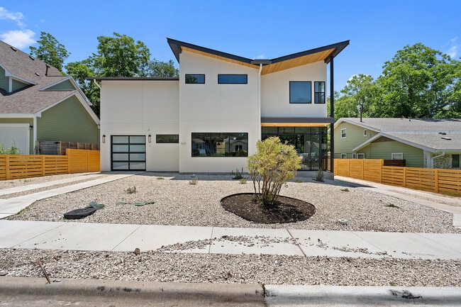 Photo - 909 Payne Ave