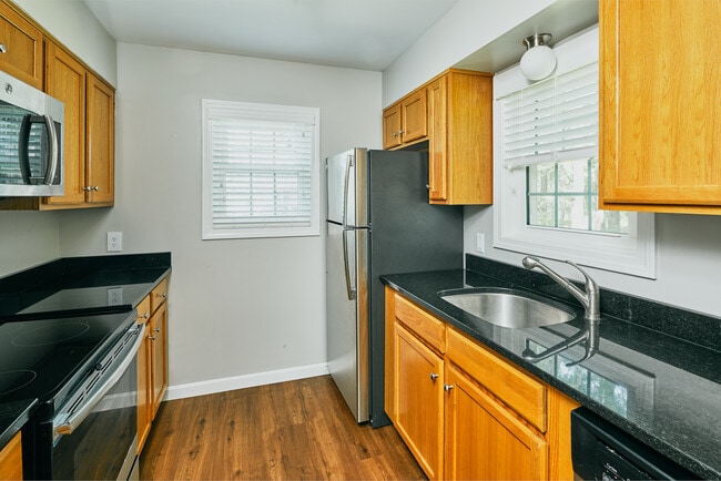 Yarmouth Landing Apartment Homes