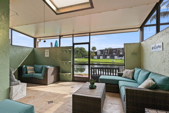 Photo - 9119 Limetree Ln Unit 169