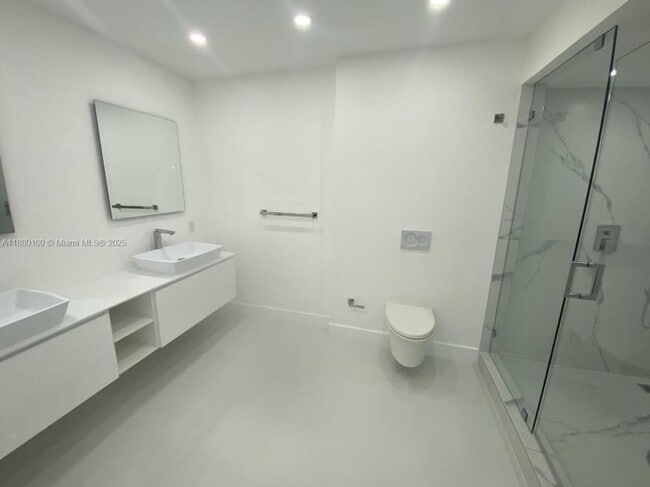 Photo - 2 bedroom in Sunny Isles Beach FL 33160