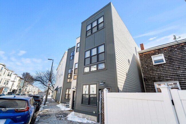 Photo - 181 Bennington St Unidad 1