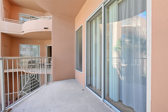 Building Photo - 3505 Sage Rd Unit 213