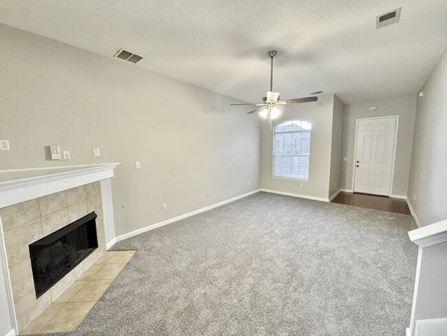 Photo - 919 Stixx Ln