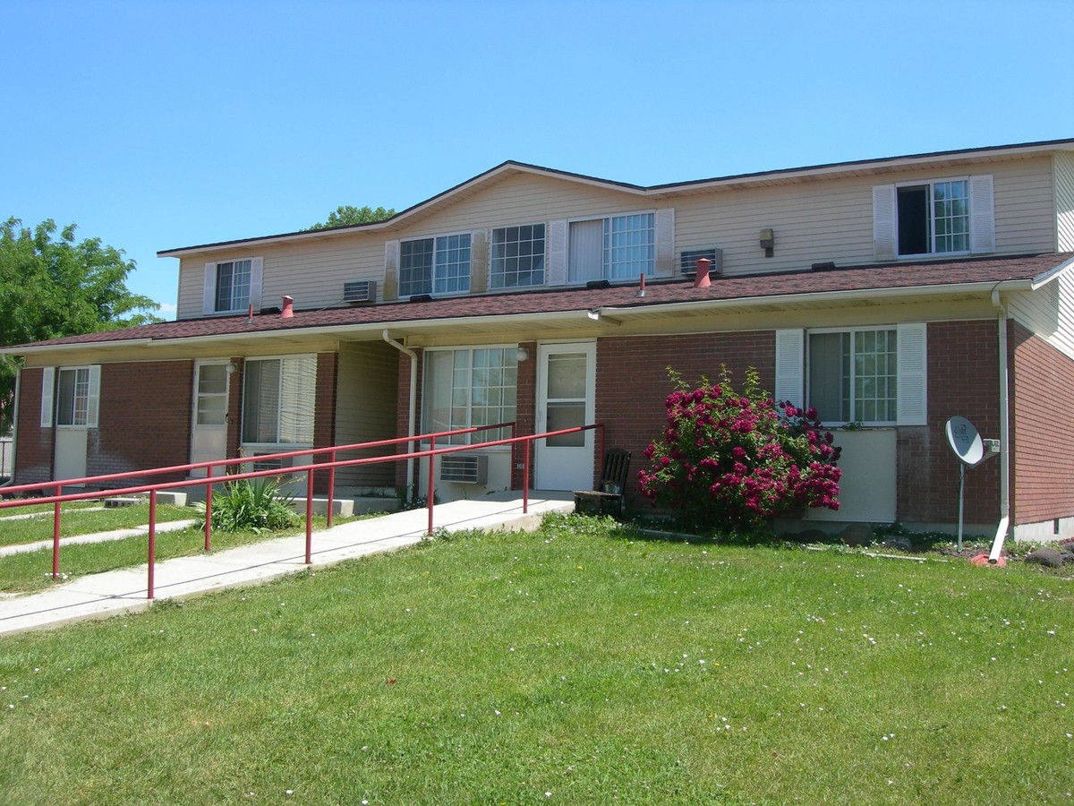Photo - Castle Country Apartments