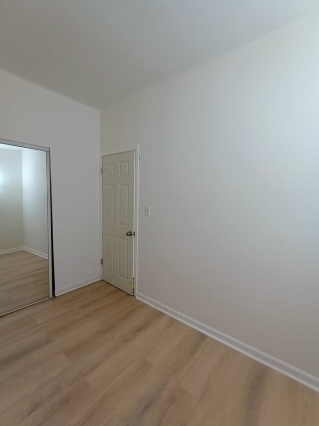 Photo - 2517 W Division St Unit 2nd fl front