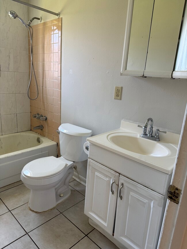 Photo - 4415 Herrmann St