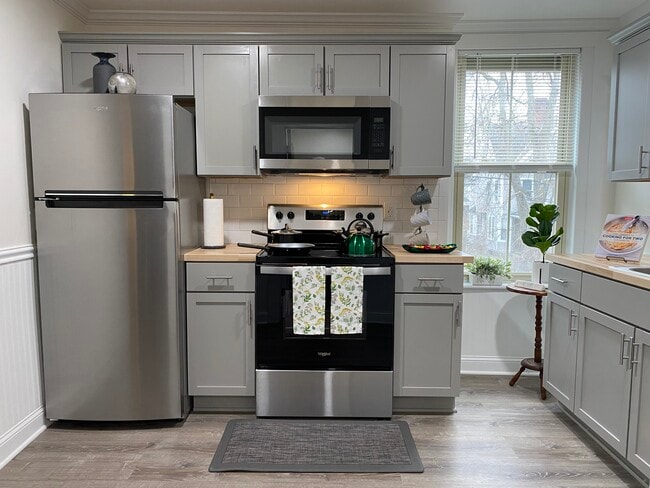 Stainless Steel Appliances - 52 Pomeroy Ave Apartments Unit 2