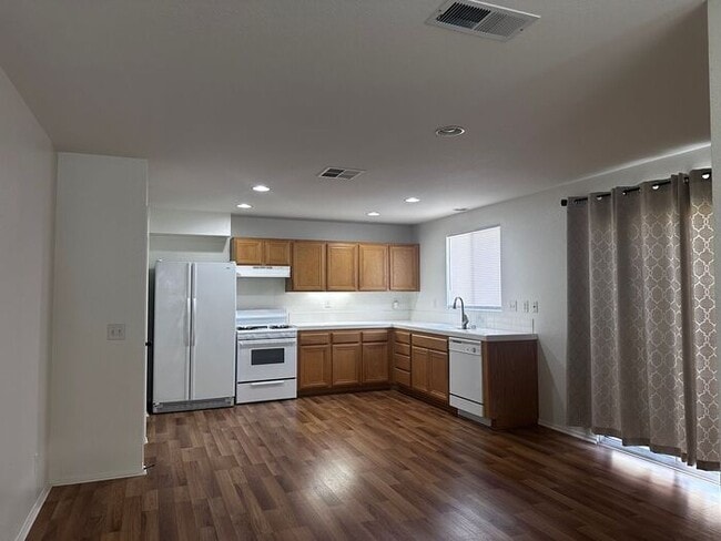 Photo - Welcome to this cozy home where comfort meets convenience. ? Now offering special pricing for Mov...