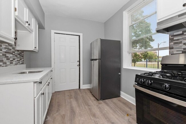 Photo - 4230-38 Michigan