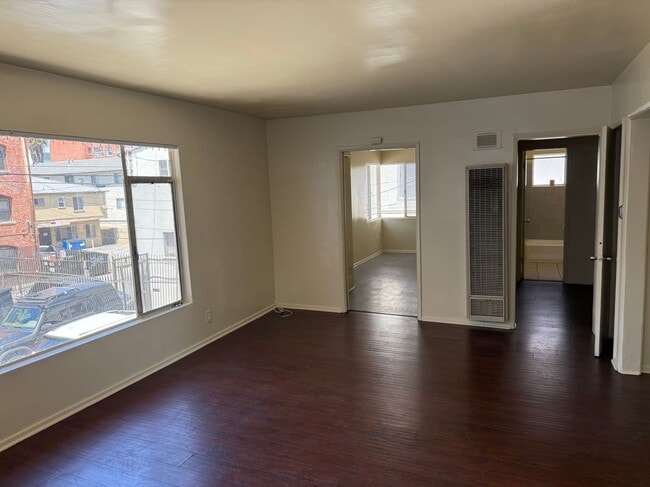 Building Photo - 749 S Berendo St Rental