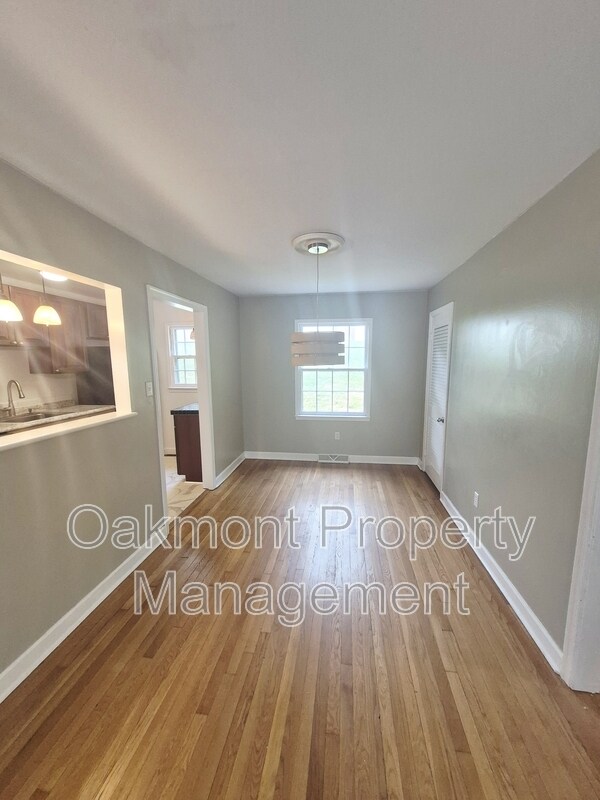 Photo - 2404 Barracks Ct