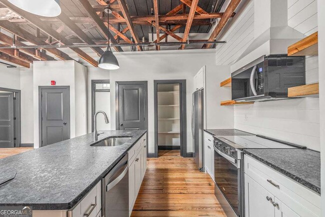 Photo - 13 Greenville St S Unidad B