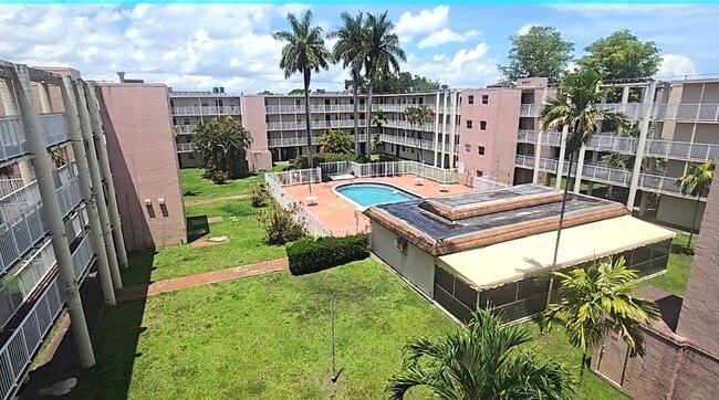 Building Photo - 2800 NW 56th Ave Unit G406
