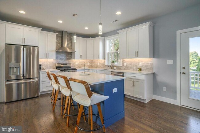 Photo - 340 Wartman Rd