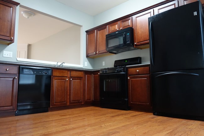 Photo - 1390 Thornborough Dr