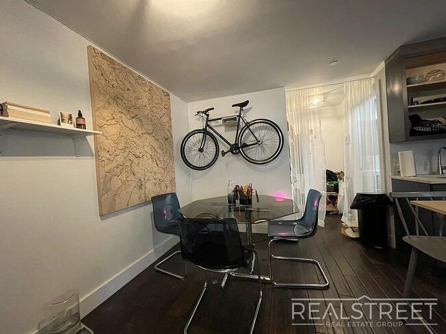 Photo - Quincy Street Unidad 1R