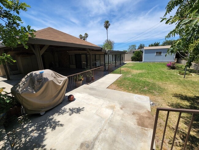 Photo - Excellent home on large lot for lease!