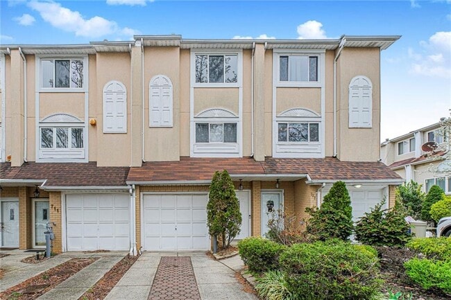 Photo - 709 Correll Ave