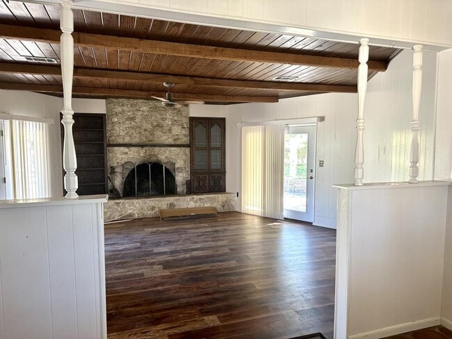 Photo - 710 Hutchings St