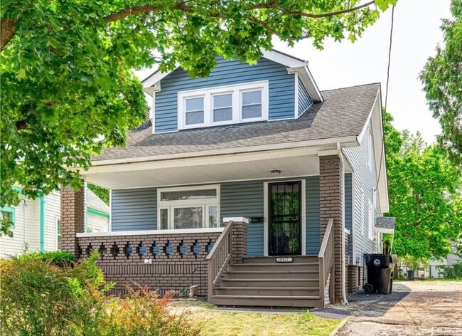 Building Photo - Sandusky Ave