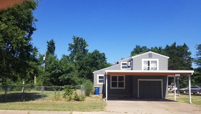 Photo - 2030 W Arrowhead Dr