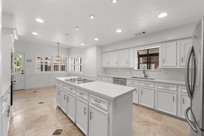 Photo - 14 Cascade Springs Pl