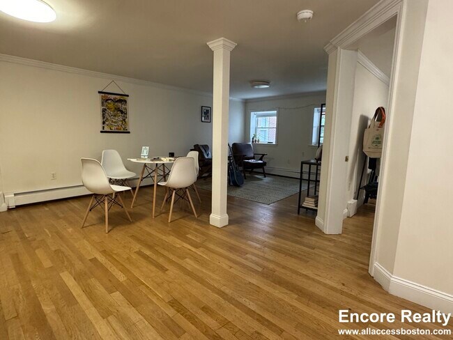 Photo - 1539 Beacon St Unidad 2A