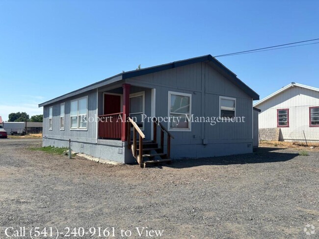 Building Photo - 3424 NE Riverside Ave Rental