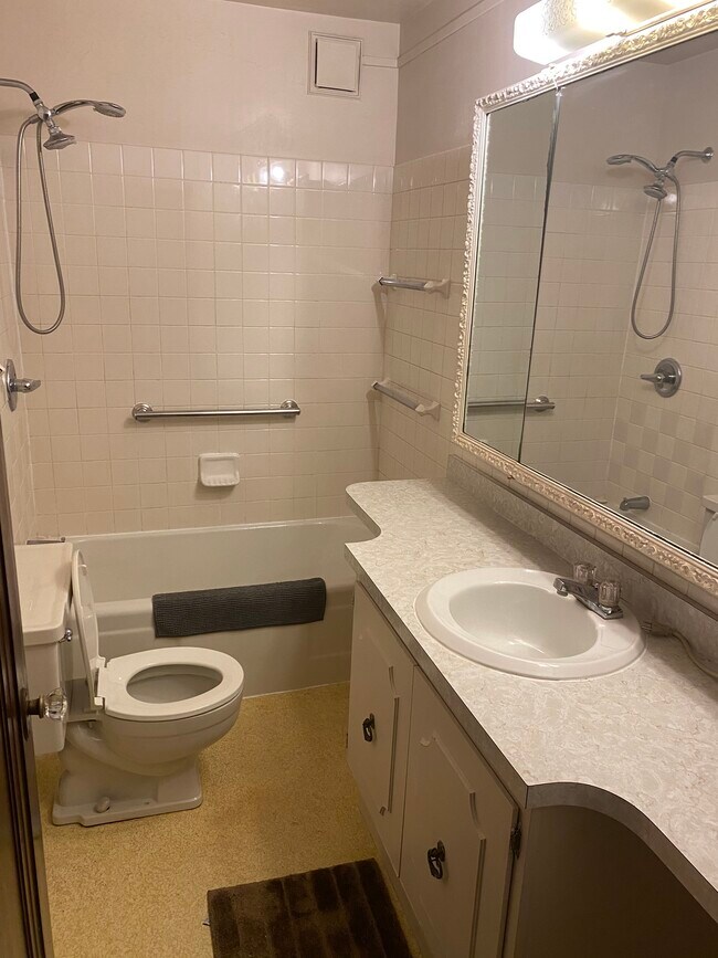 11 Vista Ave Unit 1
