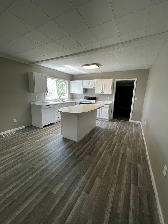 Photo - Charming 3-Bedroom, 1.5 Bath Home with Bonus Room!