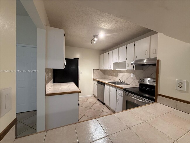 Photo - 20760 NE 4th Ct Condo Unit 202