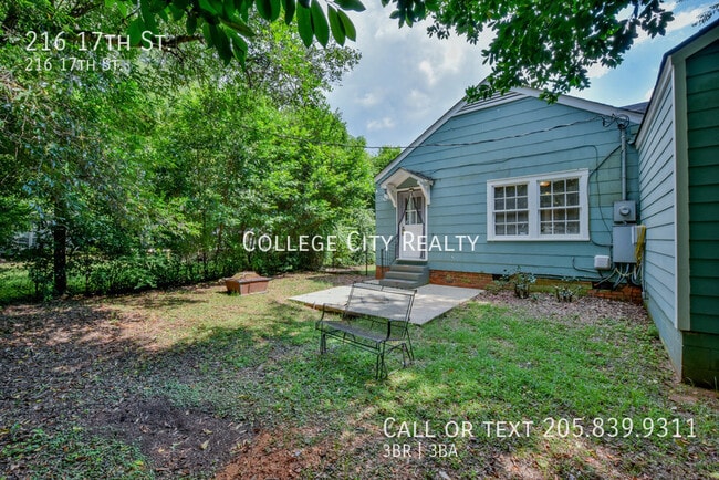 Building Photo - 216 17th St