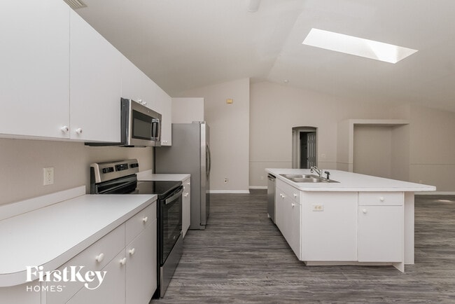 Photo - 2920 Tusket Ave