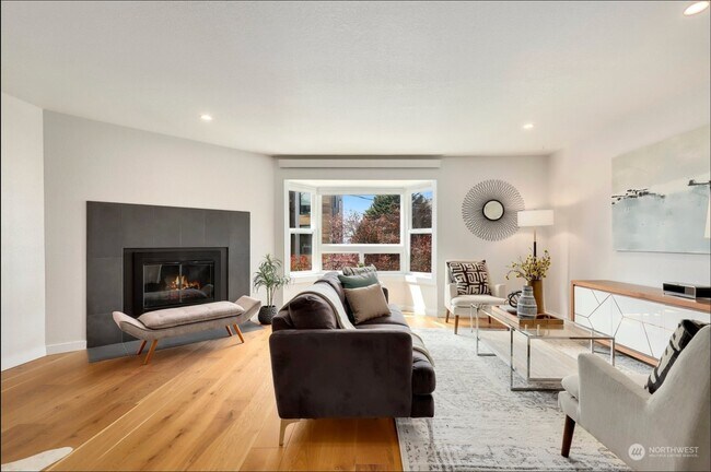 Photo - 210 Boylston Ave E Unit #205