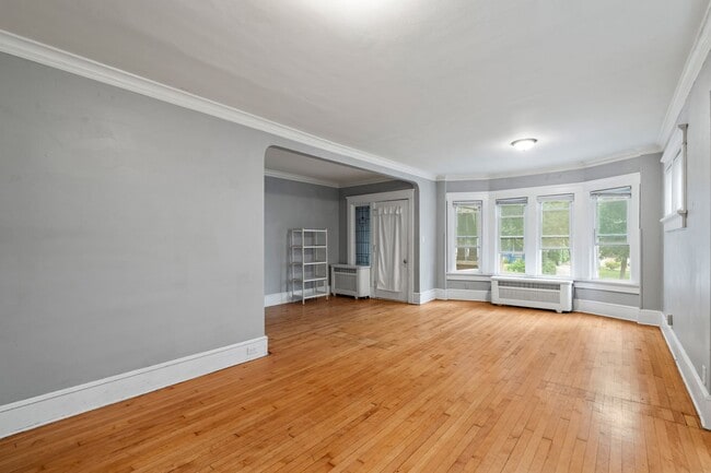 Photo - Murray Lower Flat